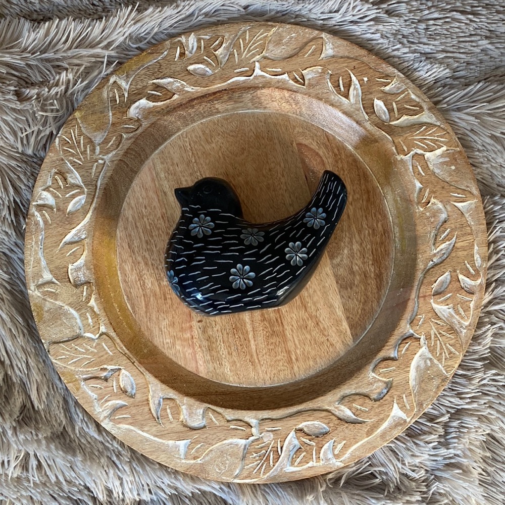 HAND CARVED SOLID STONE BLACK BIRD EUC